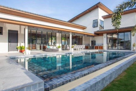 Вилла в Хуа Хине, Таиланд с 5 спальнями  № 114807 - фото 1