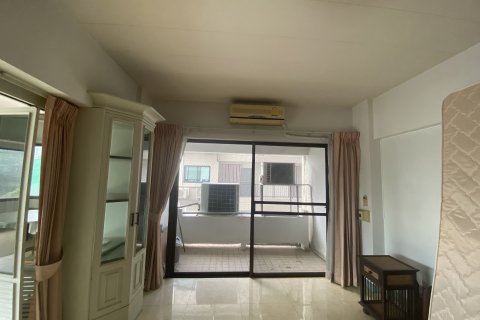 Studio in the Condo in Watthana, Bangkok, Thailand  № 160902 - photo 6