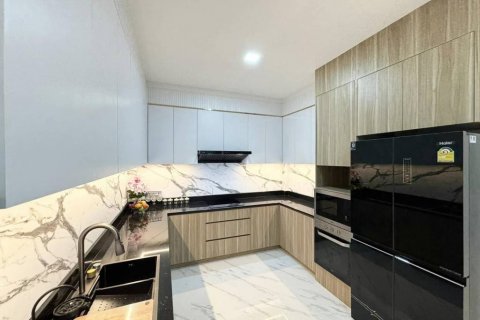 Villa in Pattaya, Thailand 3 bedrooms № 119168 - photo 6