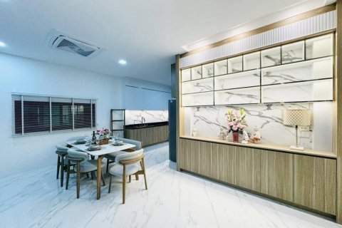 Villa in Pattaya, Thailand 3 bedrooms № 119168 - photo 5