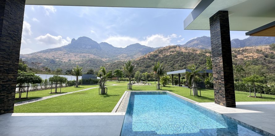 Вилла в Хуа Хине, Таиланд с 3 спальнями  № 167626