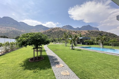 Вилла в Хуа Хине, Таиланд с 3 спальнями  № 167626 - фото 2