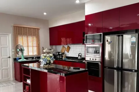 Villa in Pattaya, Thailand 3 bedrooms № 167628 - photo 2