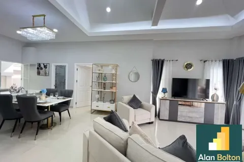 Casa de 3 dormitorios en Pattaya, Tailandia № 210848 - foto 18