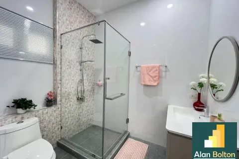 Casa de 3 dormitorios en Pattaya, Tailandia № 210848 - foto 4