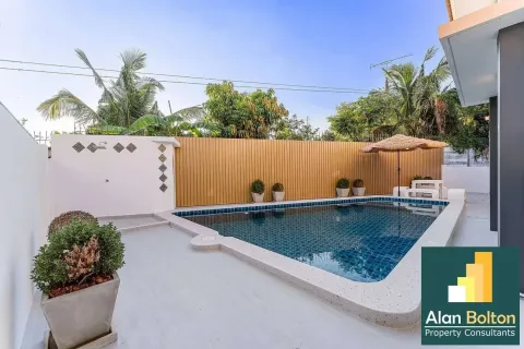 Casa de 3 dormitorios en Jomtien Beach, Pattaya, Tailandia № 210851 - foto 16