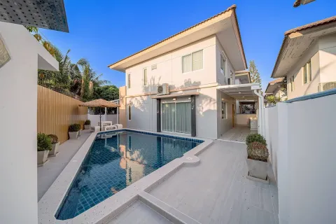 Casa de 3 dormitorios en Jomtien Beach, Pattaya, Tailandia № 210851 - foto 21