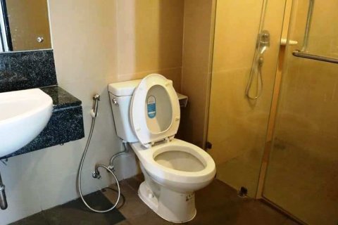 Studio dans le Condo à Watthana, Bangkok, Thaïlande  № 160604 - photo 6