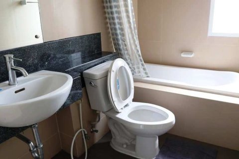 Studio dans le Condo à Watthana, Bangkok, Thaïlande  № 160604 - photo 5