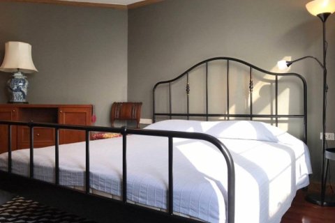 Condo in Watthana, Bangkok, Thailand, 2 bedrooms  № 160605 - photo 5