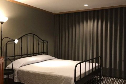 Condo in Watthana, Bangkok, Thailand, 2 bedrooms  № 160605 - photo 3