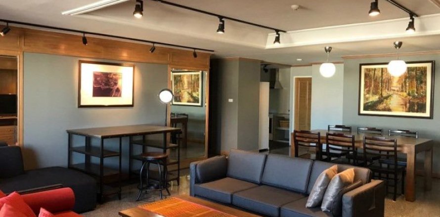 Condo in Watthana, Bangkok, Thailand, 2 bedrooms  № 160605