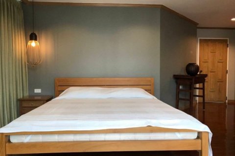 Condo in Watthana, Bangkok, Thailand, 2 bedrooms  № 160605 - photo 4