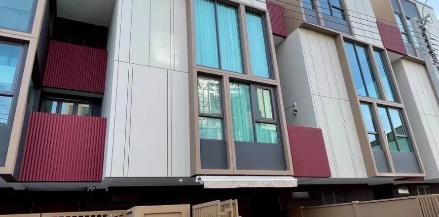 Дом в Суан Луанге, Бангкок, Таиланд с 3 спальнями  № 148918