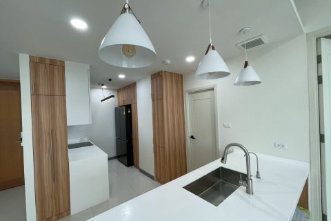 Condo in Sathon, Bangkok, Thailand, 3 bedrooms № 168859 - photo 3