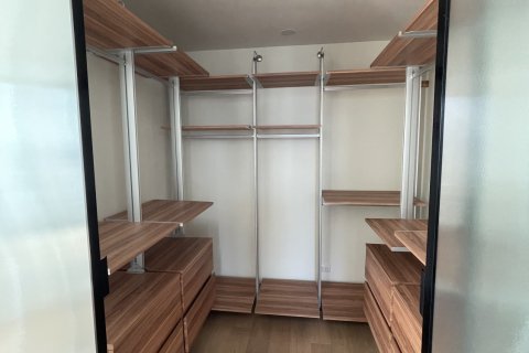 Condo in Sathon, Bangkok, Thailand, 3 bedrooms № 168859 - photo 10