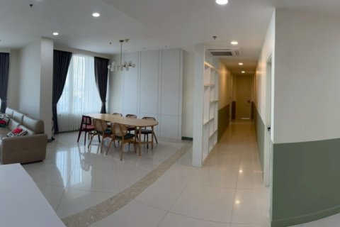 Condo in Sathon, Bangkok, Thailand, 3 bedrooms № 168859 - photo 2