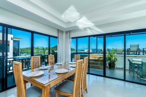Penthouse in Phuket, Thailand 3 bedrooms № 168857 - photo 2