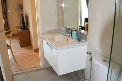 Condo à Watthana, Bangkok, Thaïlande, 2 chambres  № 168855 - photo 10