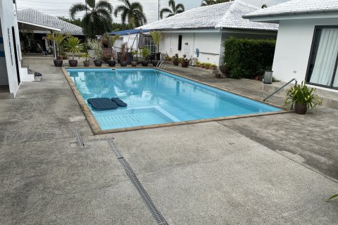 Villa in Phuket, Thailand 2 bedrooms № 168858 - photo 2