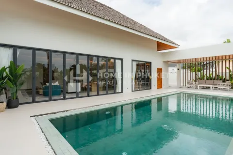 House in Phuket, Thailand 3 bedrooms № 209520 - photo 2