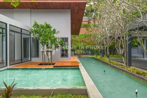House in Kathu, Thailand 4 bedrooms № 209519 - photo 4