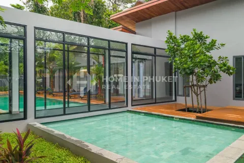 House in Kathu, Thailand 4 bedrooms № 209519 - photo 2