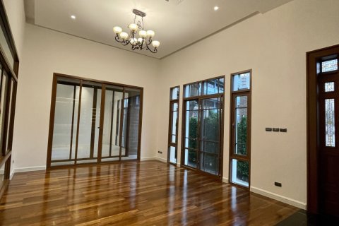 Дом в Ваттхане, Бангкок, Таиланд с 4 спальнями  № 148606 - фото 2