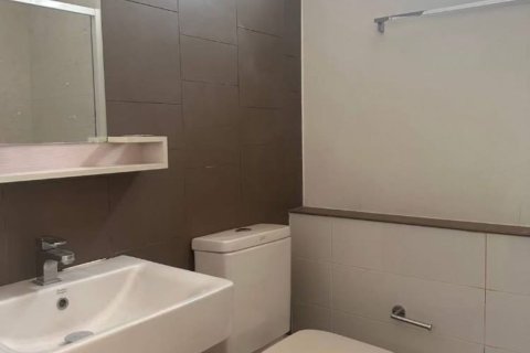 Condo in Bangkok, Thailand, 2 bedrooms  № 148367 - photo 12