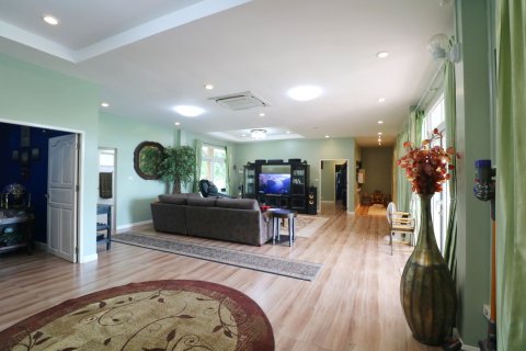 Maison à Sakon Nakhon, Thaïlande 4 chambres № 137721 - photo 15