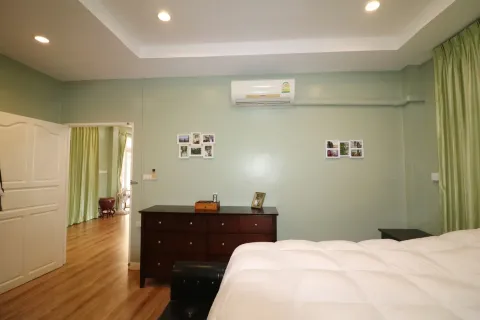 Maison à Sakon Nakhon, Thaïlande 4 chambres № 137721 - photo 22