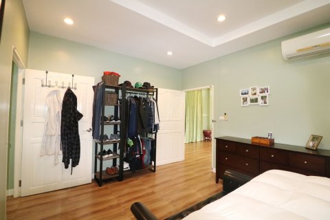 Maison à Sakon Nakhon, Thaïlande 4 chambres № 137721 - photo 21