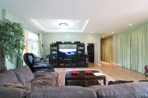 Maison à Sakon Nakhon, Thaïlande 4 chambres № 137721 - photo 16