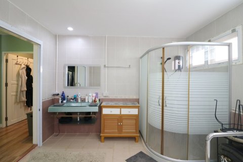 Maison à Sakon Nakhon, Thaïlande 4 chambres № 137721 - photo 24