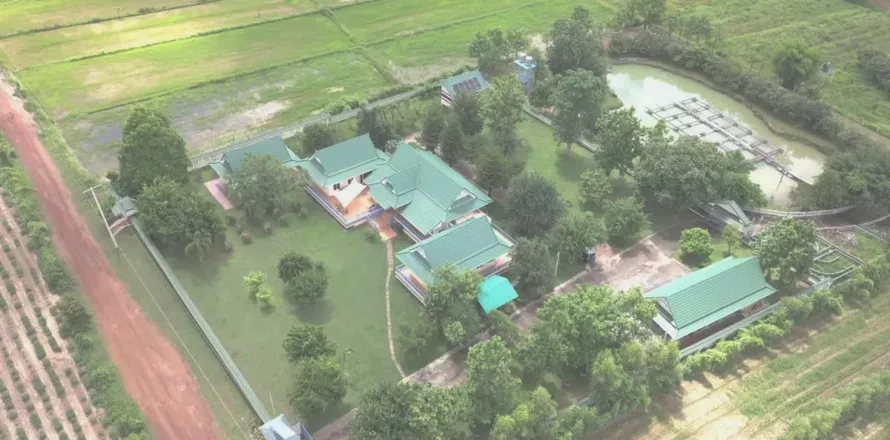 Maison à Sakon Nakhon, Thaïlande 4 chambres № 137721