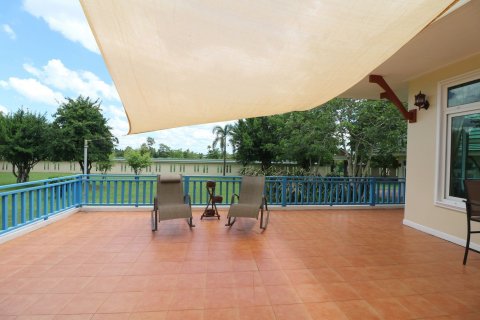 Maison à Sakon Nakhon, Thaïlande 4 chambres № 137721 - photo 12