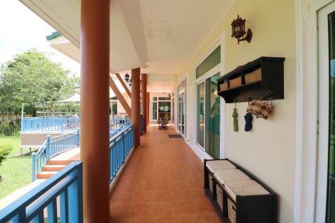 Maison à Sakon Nakhon, Thaïlande 4 chambres № 137721 - photo 14