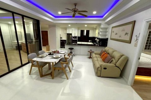 Condo in Bang Lamung, Thailand, 2 bedrooms  № 135292 - photo 1