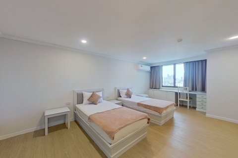 Condo in Watthana, Bangkok, Thailand, 5 bedrooms  № 138214 - photo 27