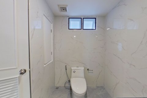Condo in Watthana, Bangkok, Thailand, 5 bedrooms  № 138214 - photo 21