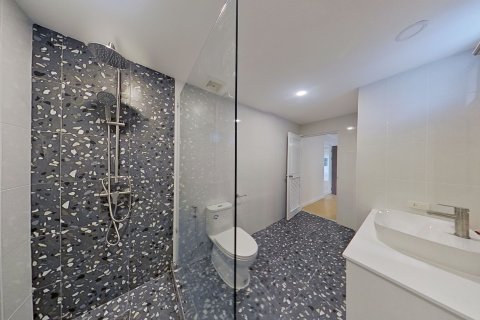 Condo in Watthana, Bangkok, Thailand, 5 bedrooms  № 138214 - photo 30