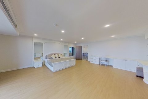 Condo in Watthana, Bangkok, Thailand, 5 bedrooms  № 138214 - photo 16