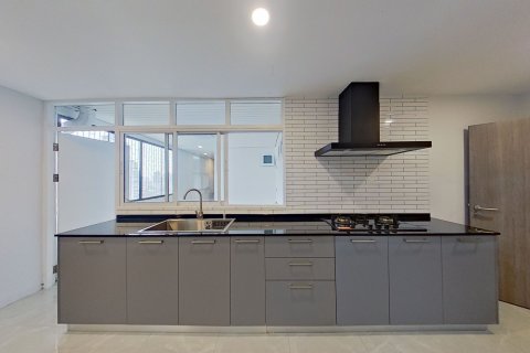 Condo in Watthana, Bangkok, Thailand, 5 bedrooms  № 138214 - photo 12