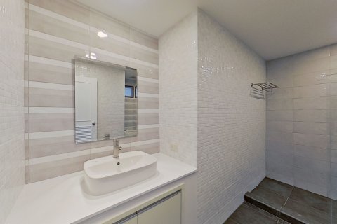 Condo in Watthana, Bangkok, Thailand, 5 bedrooms  № 138214 - photo 25
