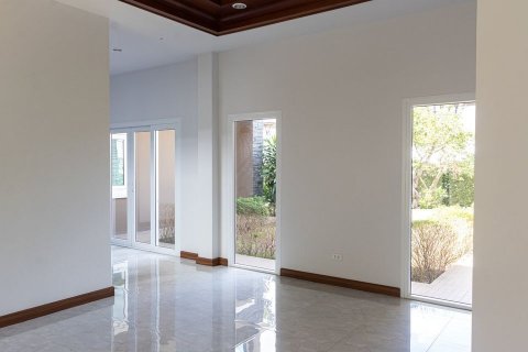 House in Hang Dong, Thailand 5 bedrooms № 138211 - photo 12