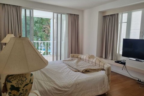Condo in Hua Hin, Thailand, 4 bedrooms  № 167534 - photo 8