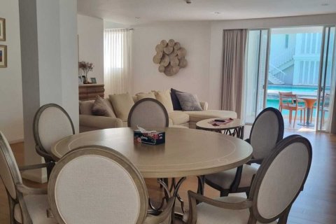 Condo in Hua Hin, Thailand, 4 bedrooms  № 167534 - photo 20