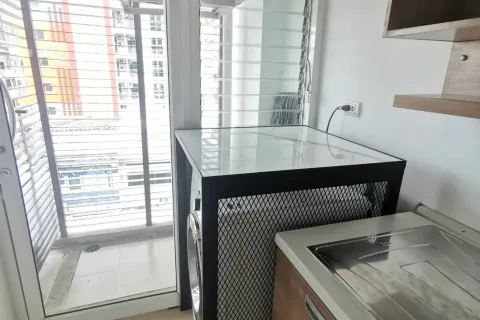 Кондоминиум с 2 спальнями в Кхлонг Сане, Бангкок, Таиланд № 167537 - фото 9