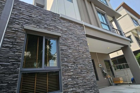 House in Saphan Sung, Bangkok, Thailand 4 bedrooms № 163474 - photo 5