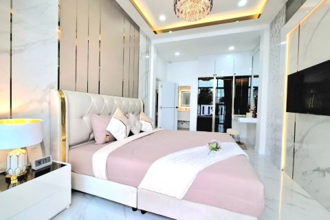 Villa in Pattaya, Thailand 3 bedrooms № 147835 - photo 6